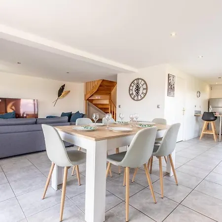 Holiday home Maison Piscine Zenith D'auvergne Clermont Sud *