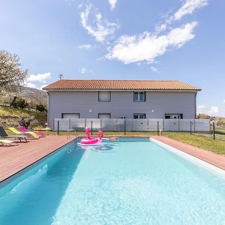 Maison Piscine Zenith D'auvergne Clermont Sud * La Roche-Blanche (Puy-de-Dome)