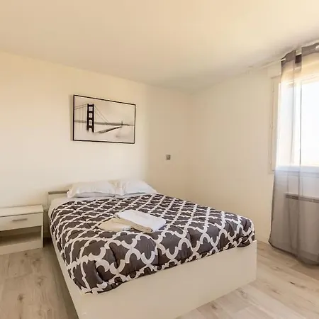 Maison Piscine Zenith D'auvergne Clermont Sud Holiday home *