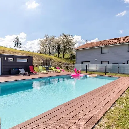 Holiday home Maison Piscine Zenith D'auvergne Clermont Sud La Roche-Blanche (Puy-de-Dome)